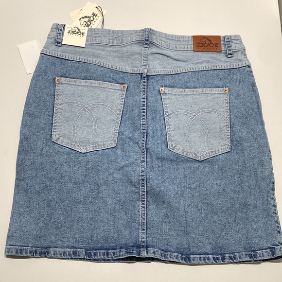 Jordache Vintage Sloane Yoke Front Skirt - Picture 9 of 9